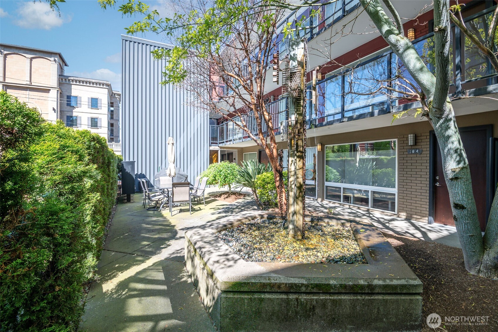 752 Bellevue Avenue E #208, Seattle, WA 98102, photo 3 of 19