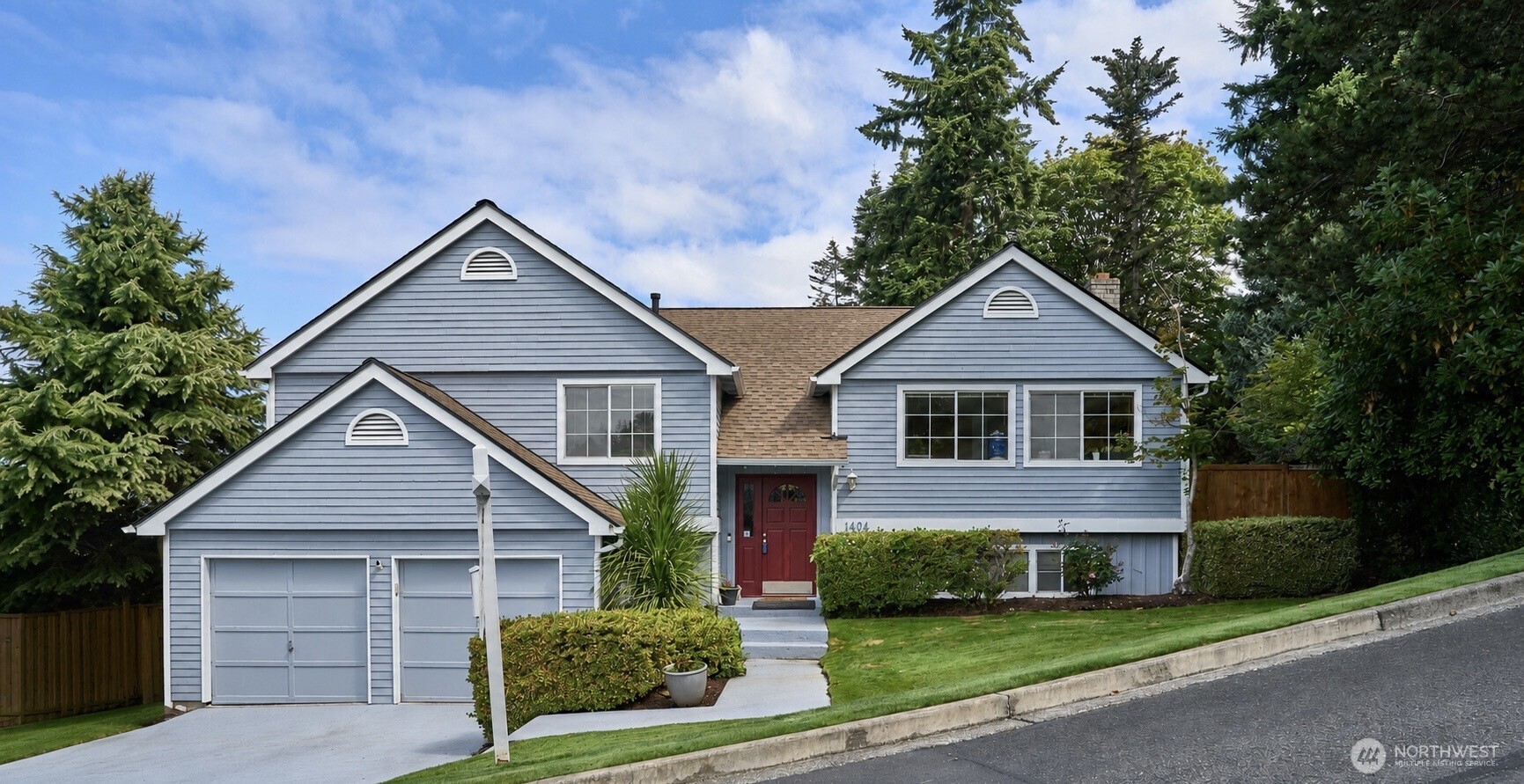 1404 S 290th Place