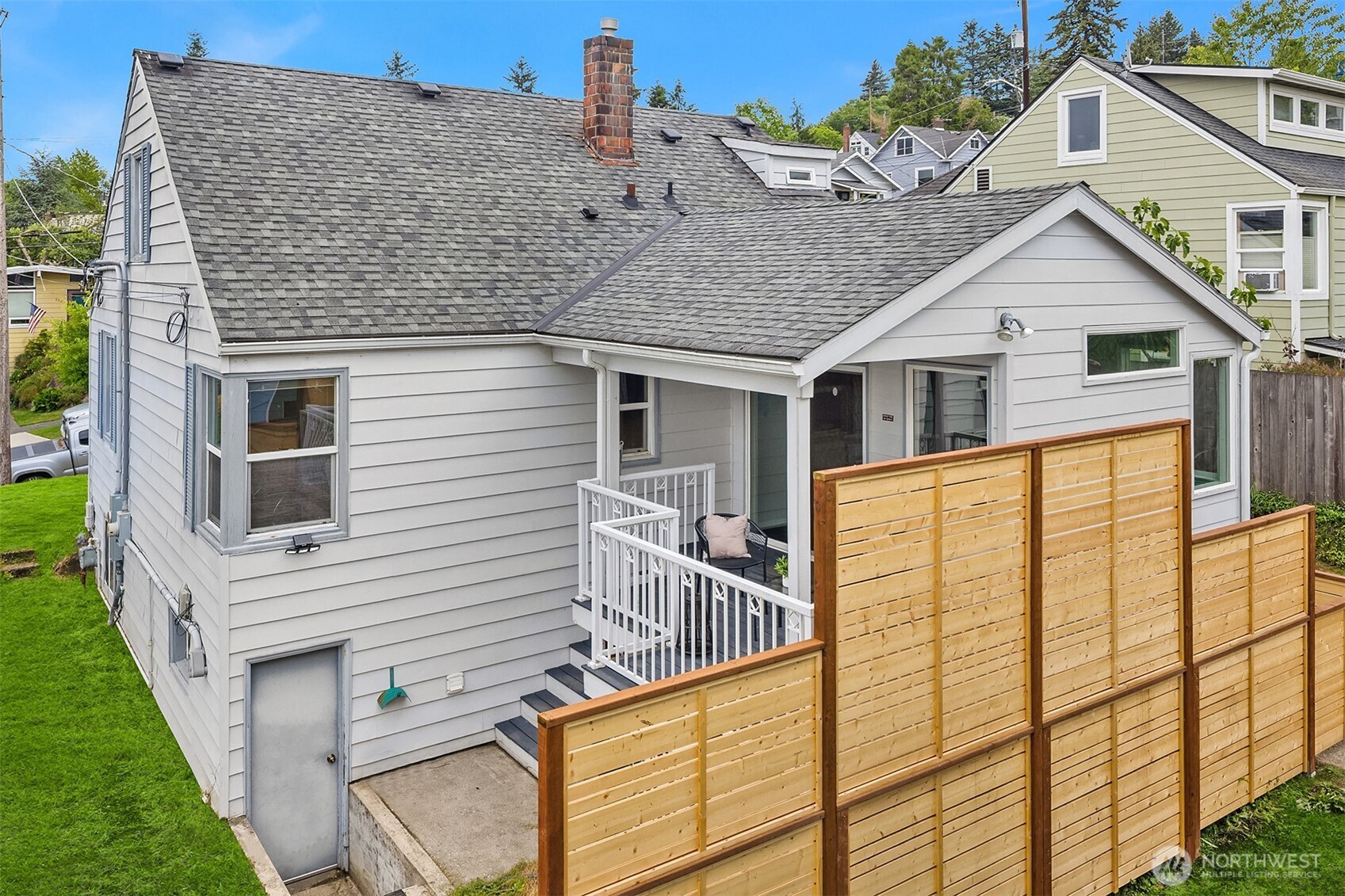 347 NW 52nd Street, Seattle, WA 98107, photo 2 of 37