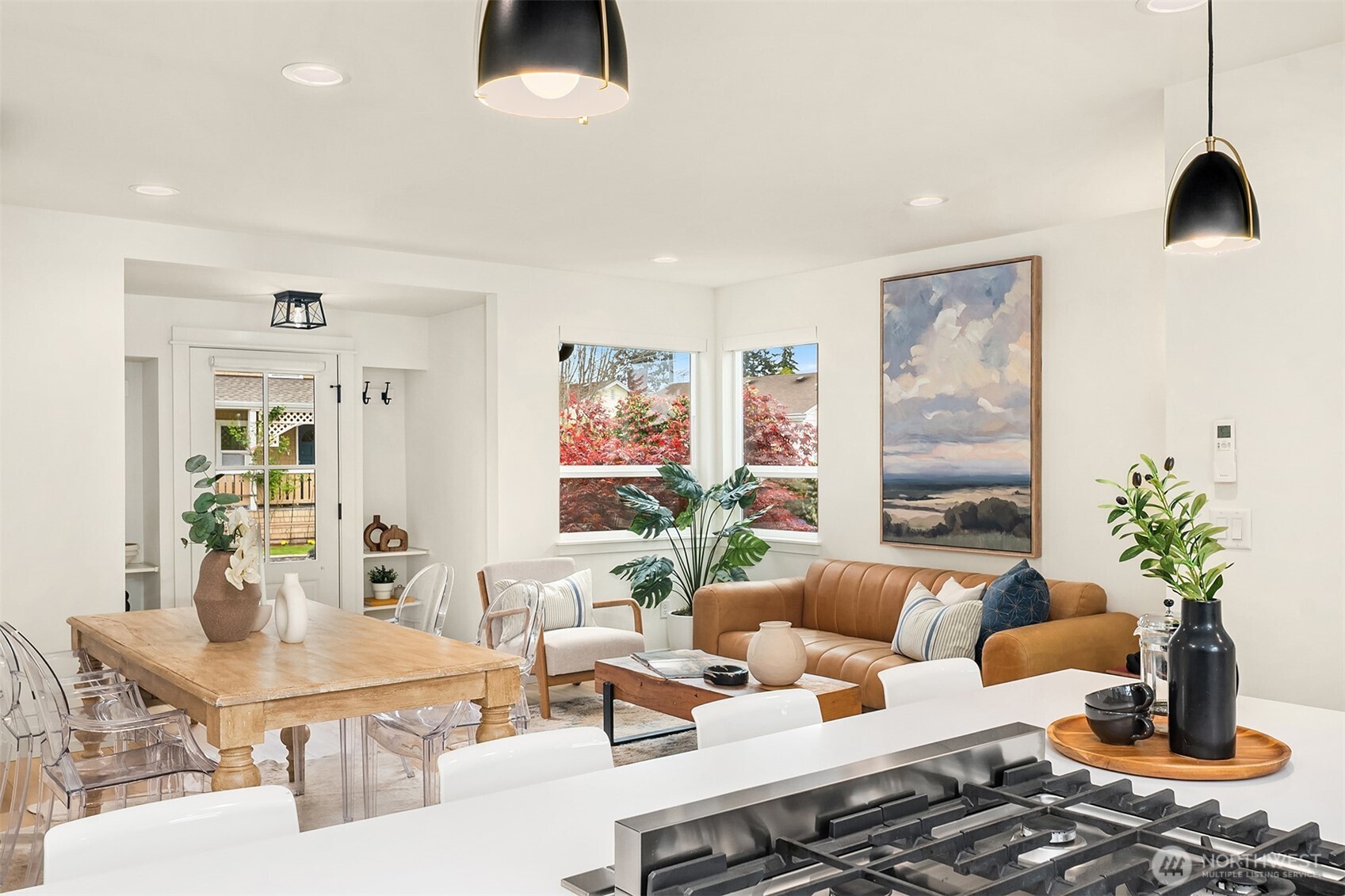 8913 8th Avenue NE, Seattle, WA 98115-3007, photo 5 of 32