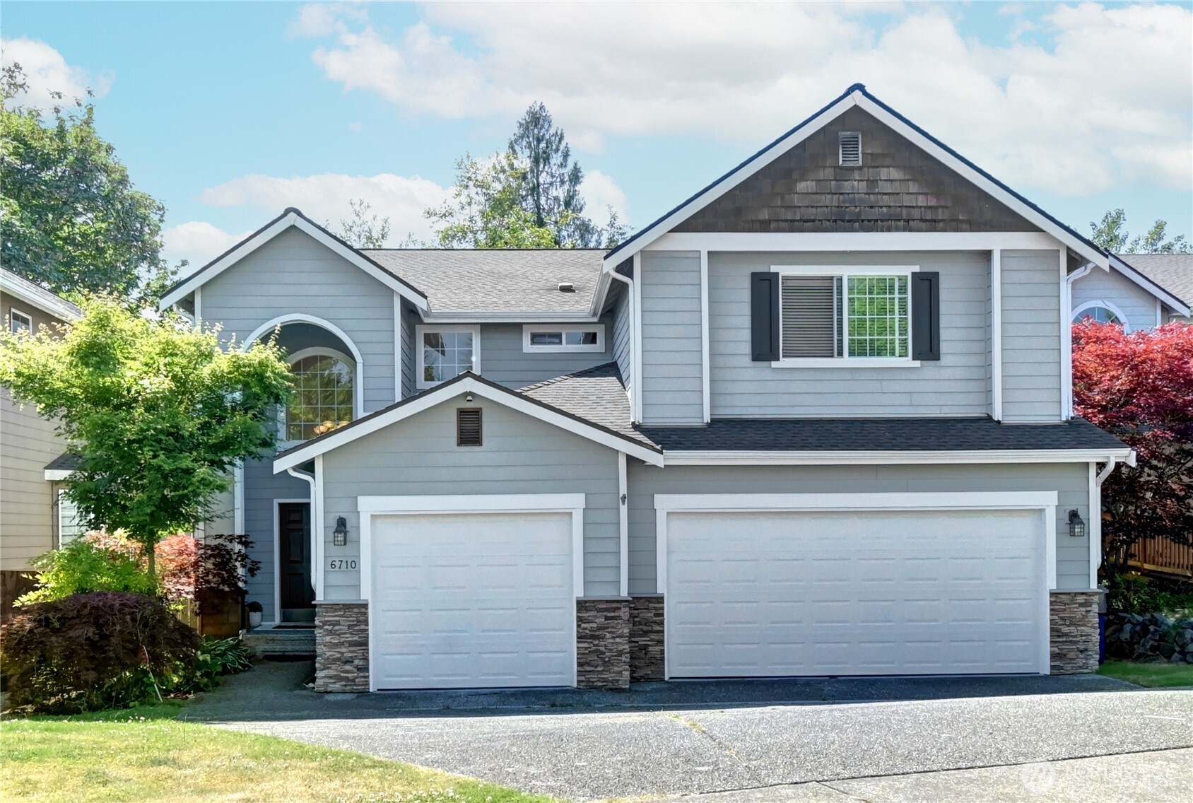 6710 84th Drive NE