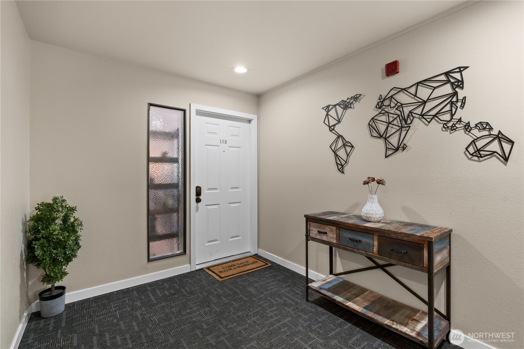 613 4th Avenue W #103, Seattle, WA 98119, photo 5 of 35