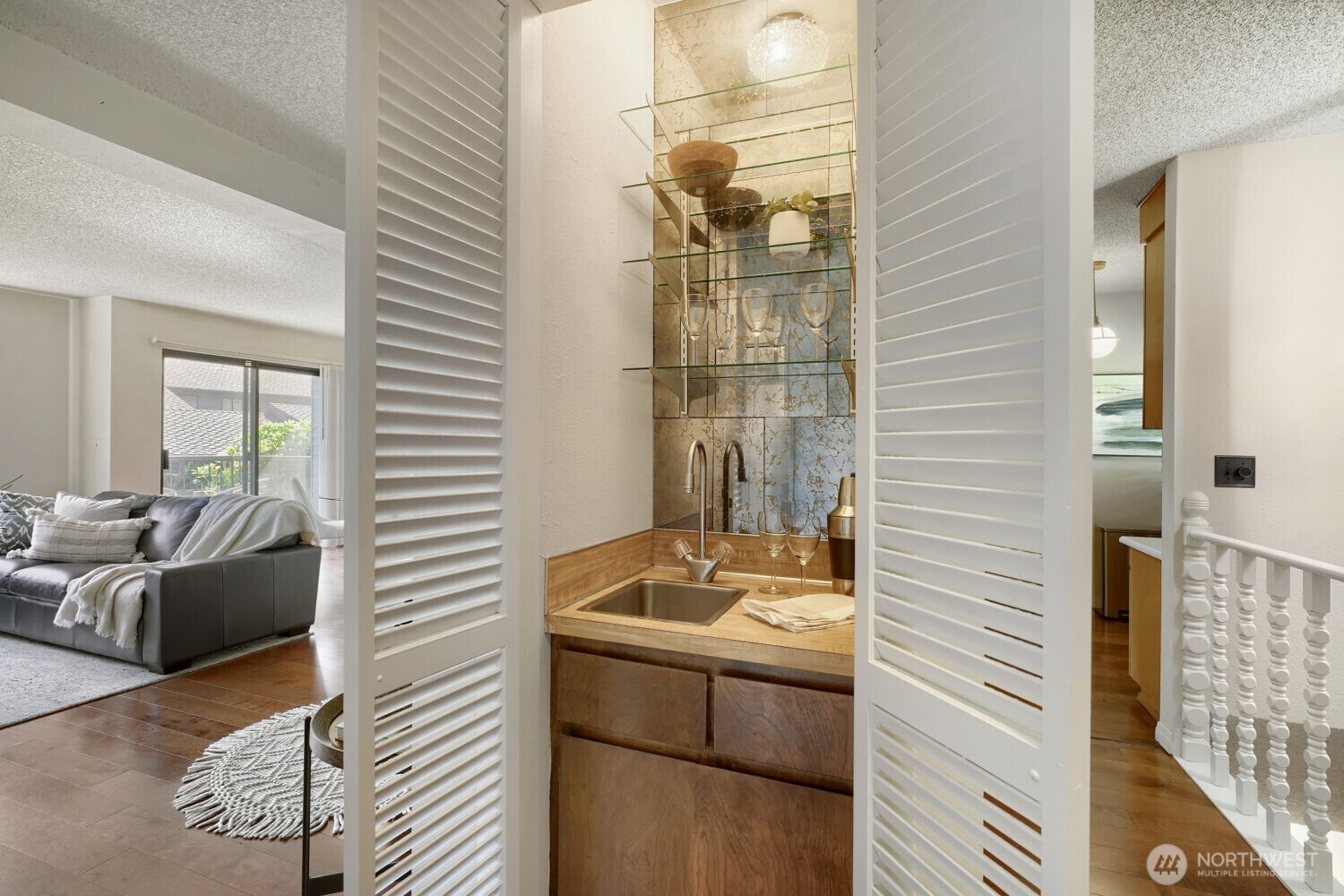 10634 Glen Acres Drive S, Seattle, WA 98168, photo 4 of 31
