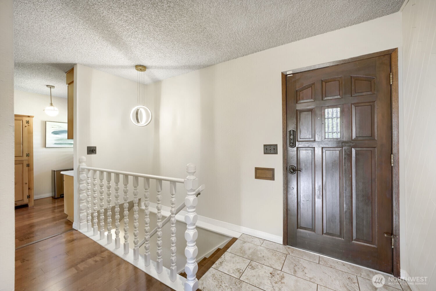 10634 Glen Acres Drive S, Seattle, WA 98168, photo 2 of 31