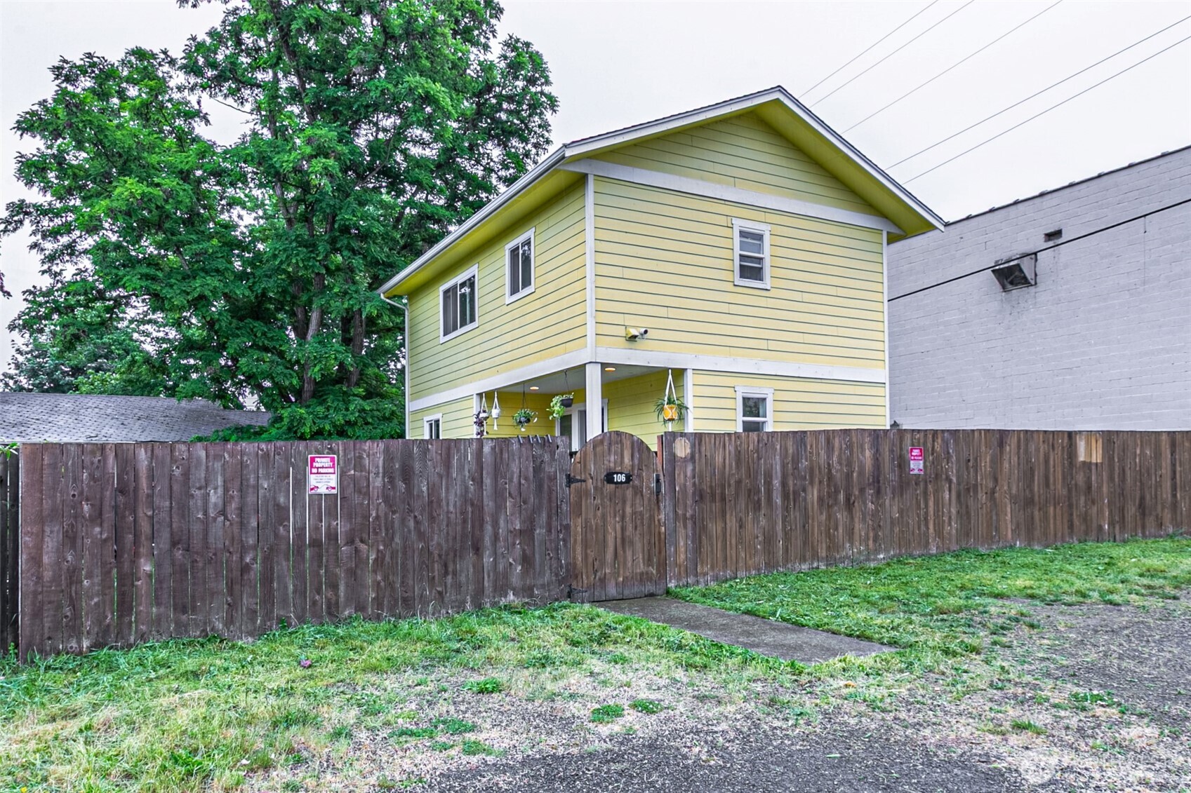 106 2nd Street NE