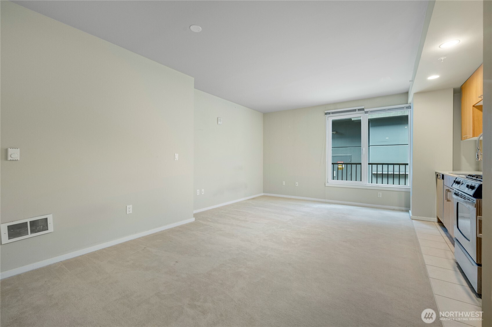 81 Clay Street #326, Seattle, WA 98121, photo 3 of 29