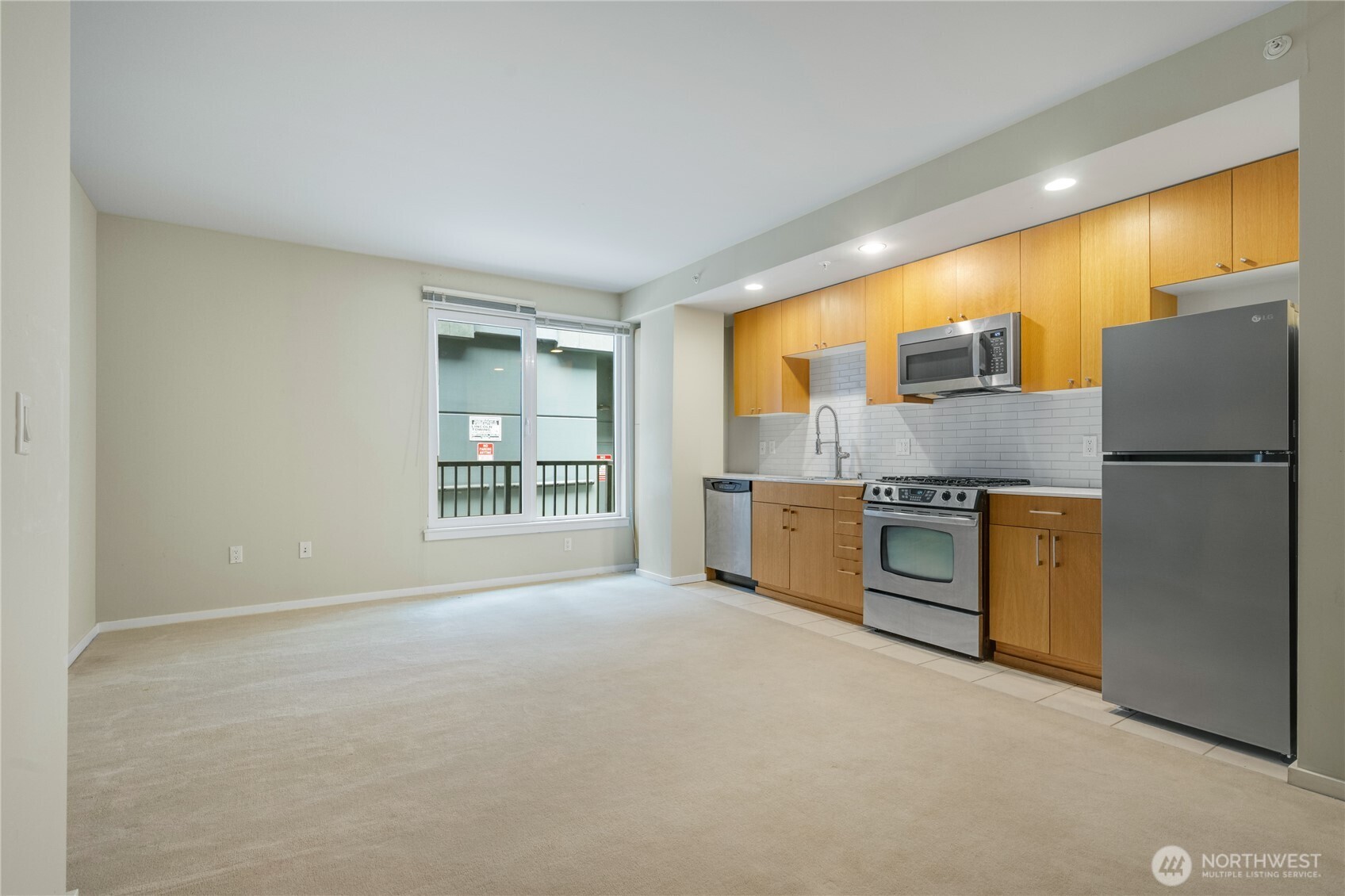81 Clay Street #326, Seattle, WA 98121, photo 4 of 29
