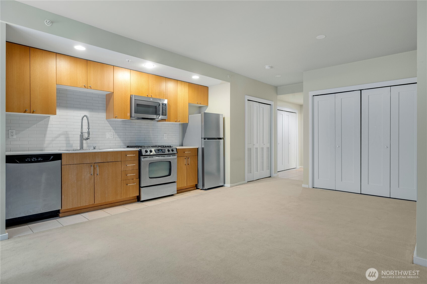 81 Clay Street #326, Seattle, WA 98121, photo 5 of 29