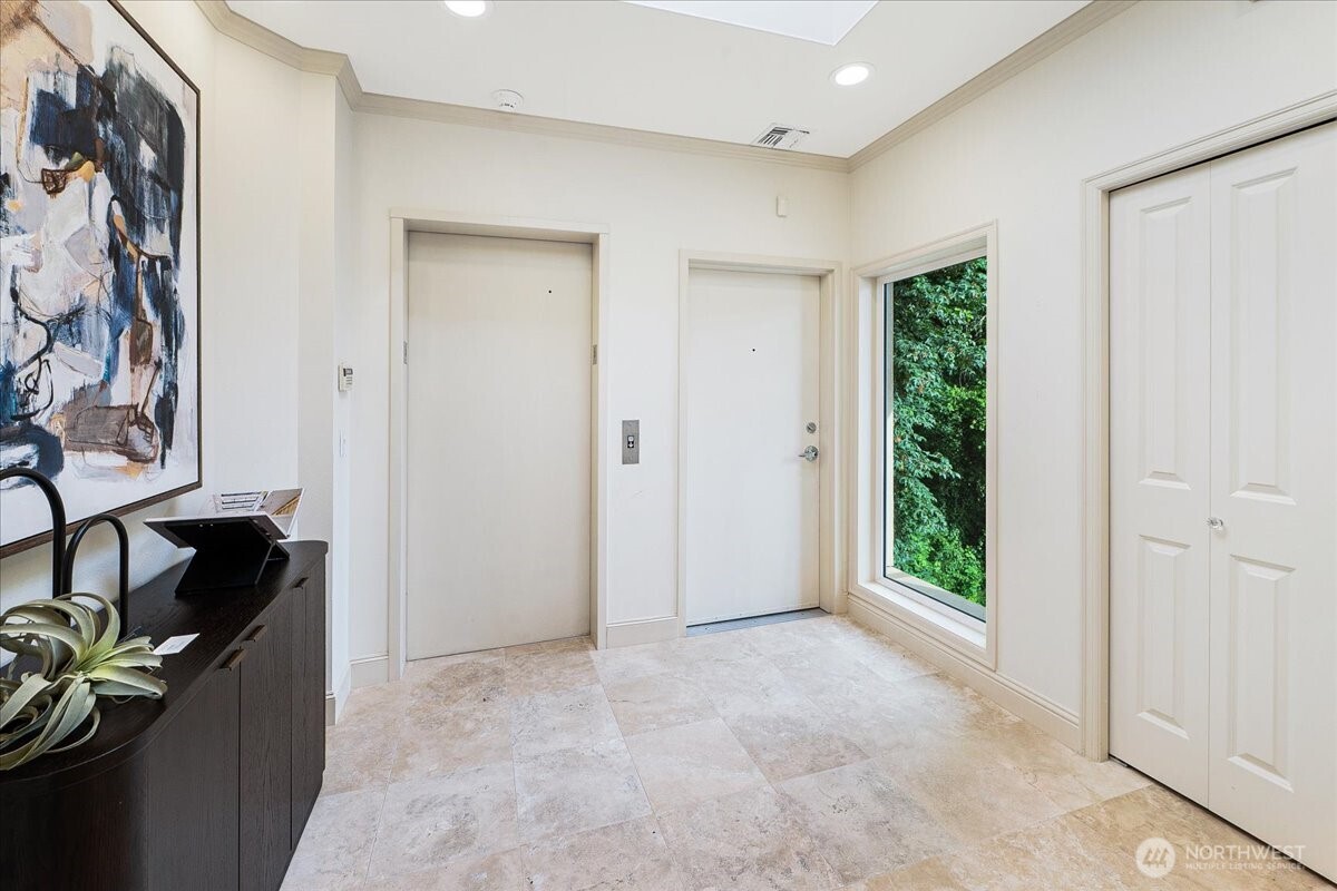 1338 Alki Avenue SW #500, Seattle, WA 98116, photo 2 of 38
