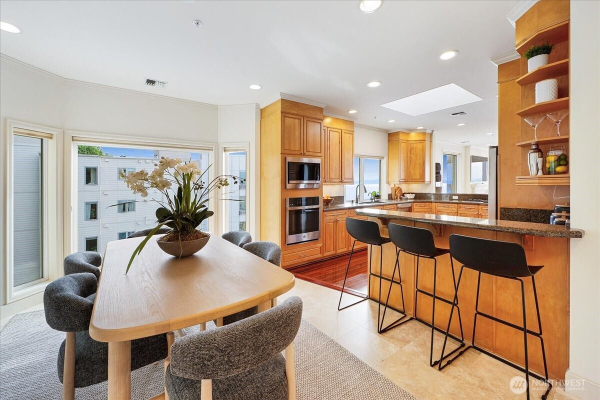 1338 Alki Avenue SW #500, Seattle, WA 98116, photo 4 of 38