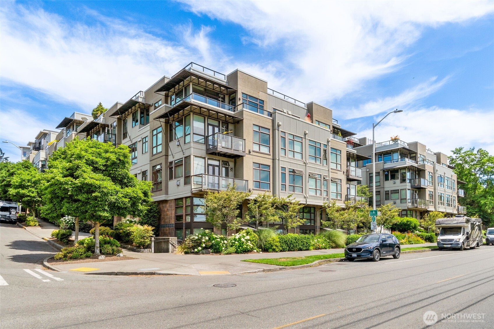 1700 N Northlake Way #105, Seattle, WA 98103, photo 2 of 33