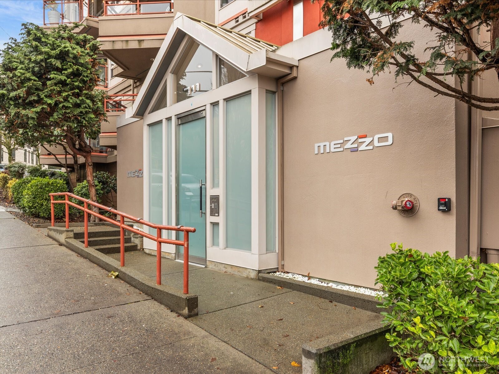 711 E Denny Way #104, Seattle, WA 98122, photo 2 of 26