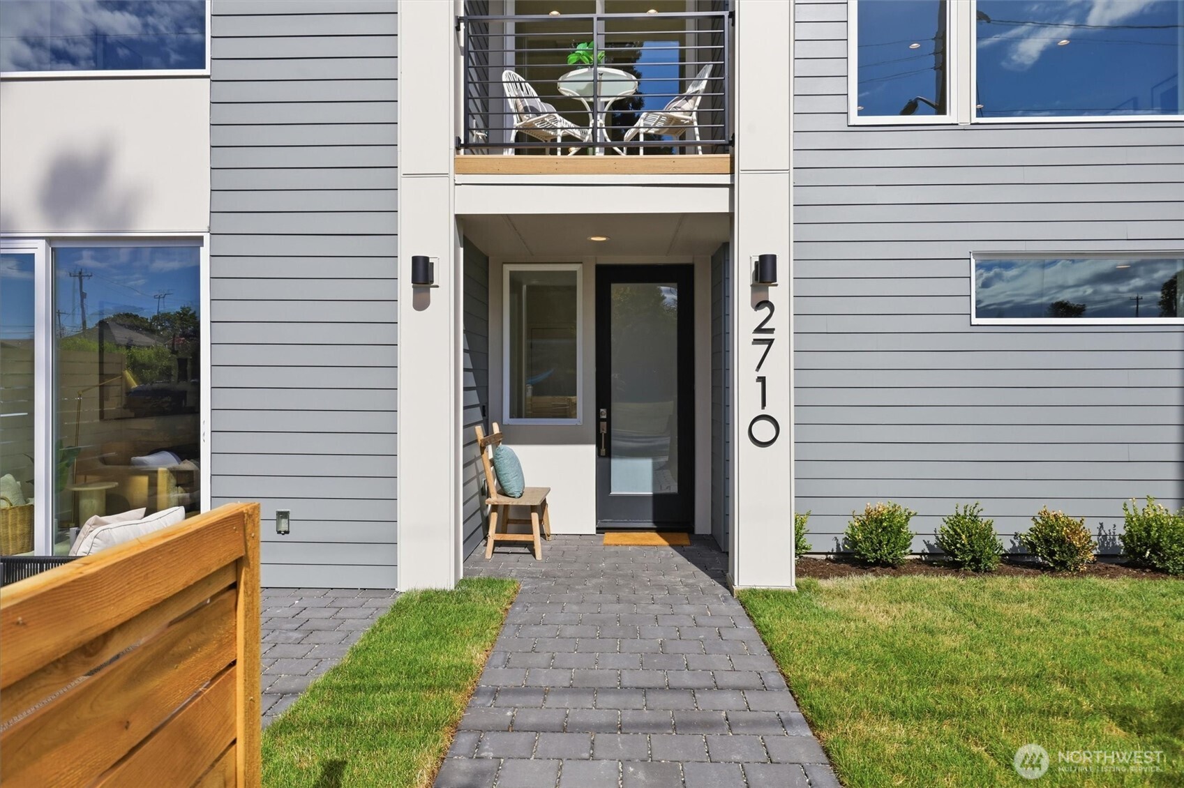 2710 58th Avenue SW, Seattle, WA 98116, photo 3 of 40