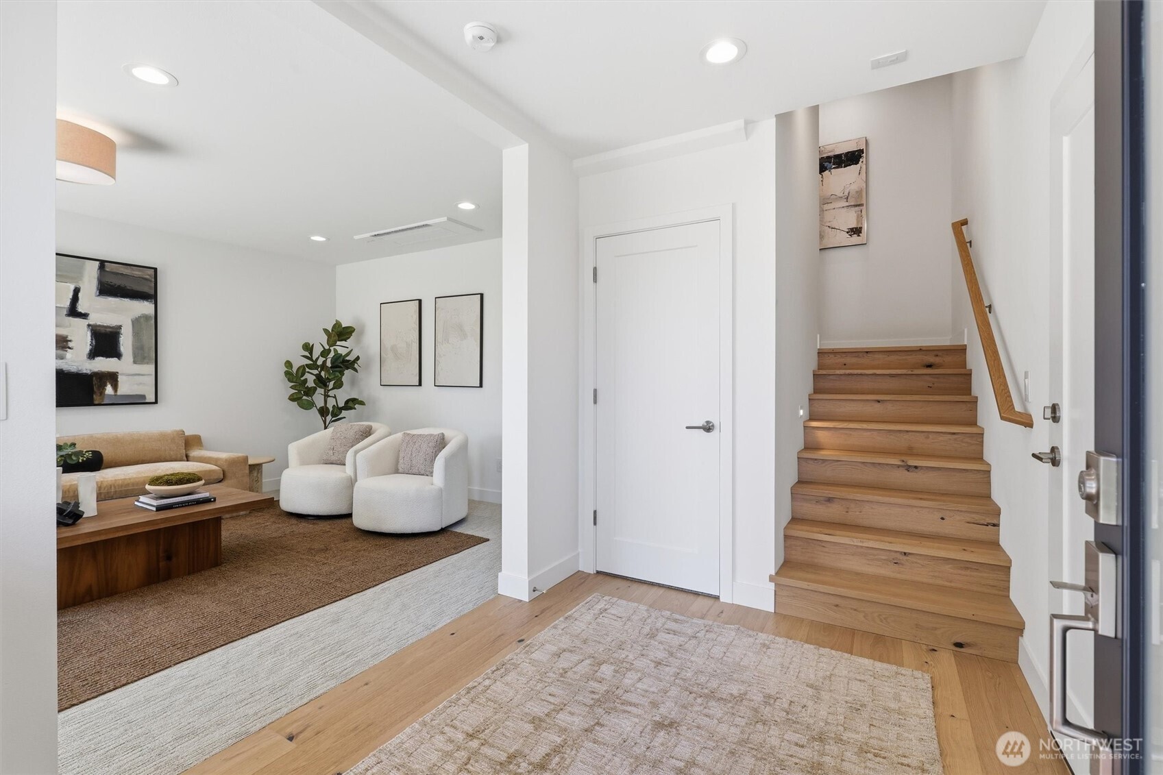 2710 58th Avenue SW, Seattle, WA 98116, photo 4 of 40