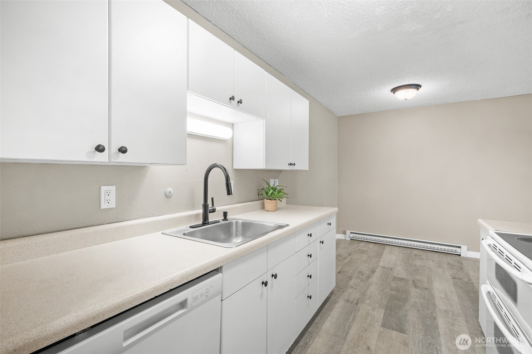 10459 Des Moines Memorial Dr S #303, Seattle, WA 98168, photo 4 of 13