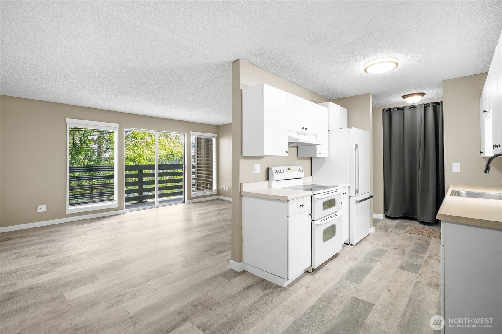 10459 Des Moines Memorial Dr S #303, Seattle, WA 98168, photo 5 of 13