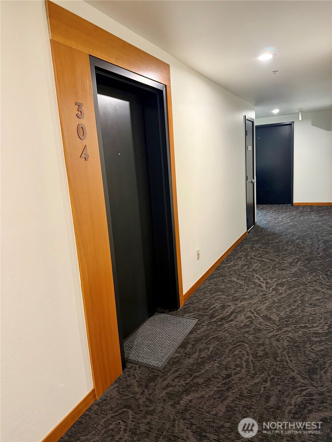 4020 Aurora Avenue N #304, Seattle, WA 98103, photo 5 of 31