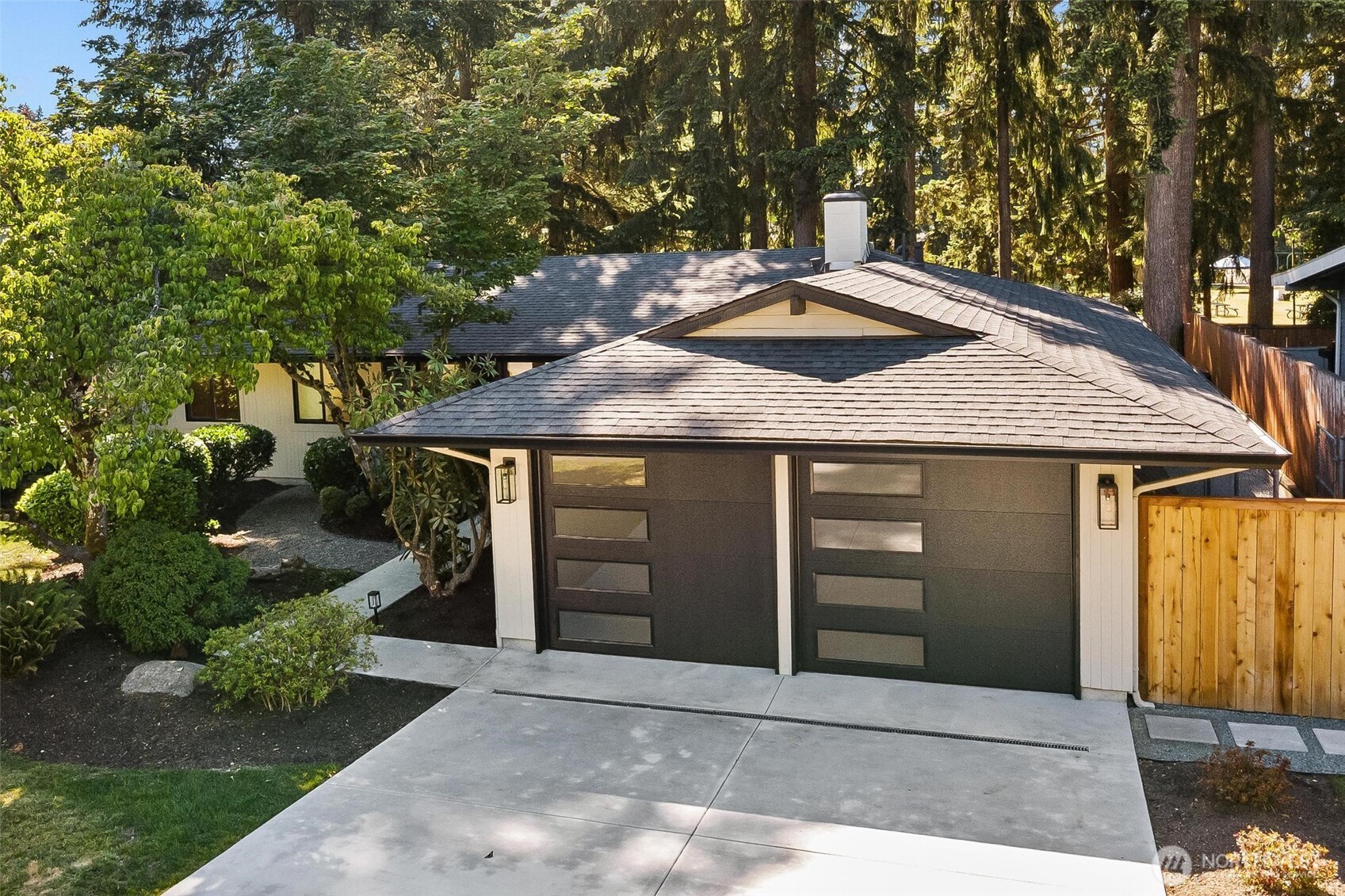 11903 NE 142nd Place, Kirkland, WA 98034, photo 2 of 2