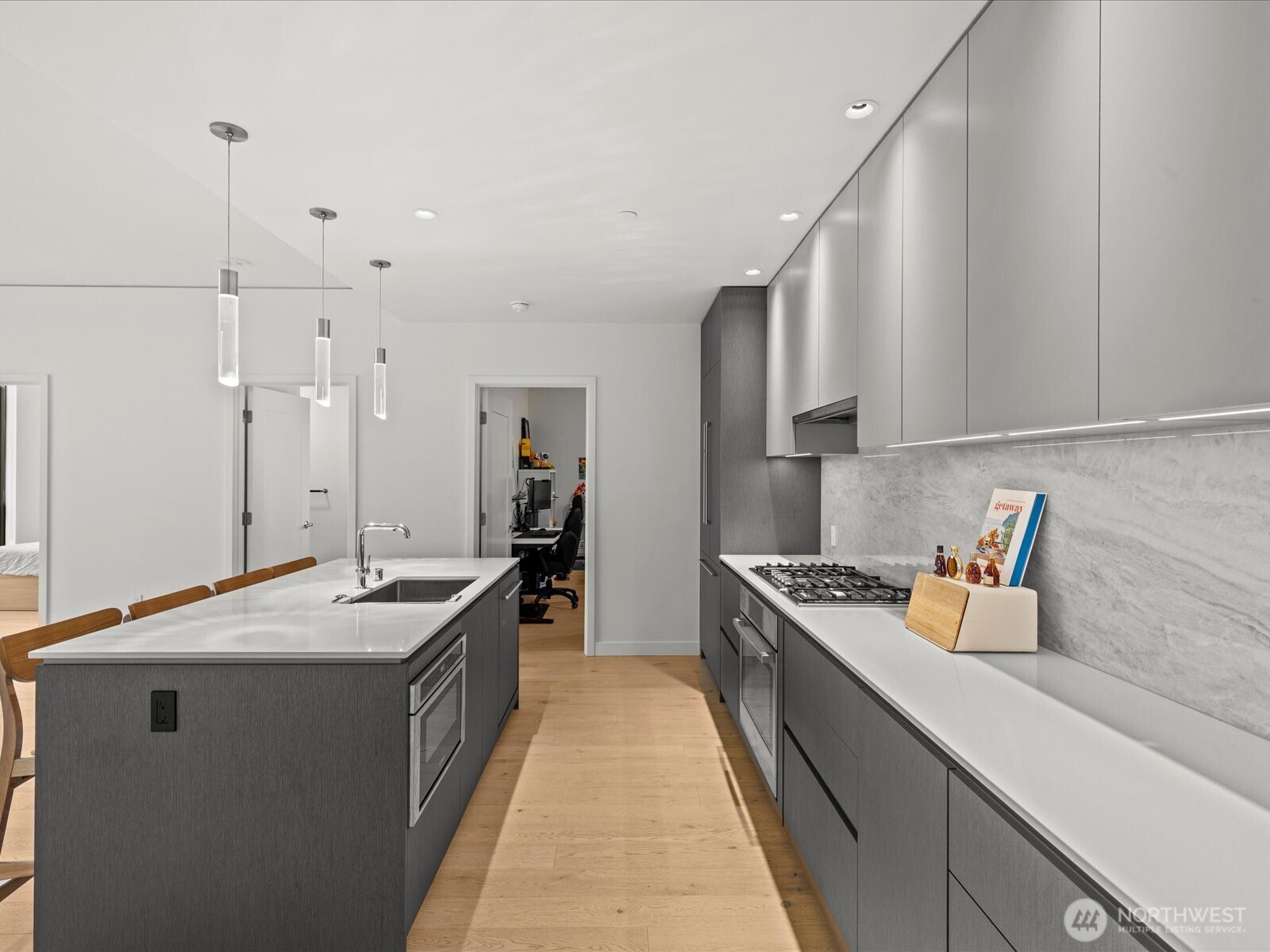 2510 6th Avenue #2410, Seattle, WA 98121, photo 4 of 28
