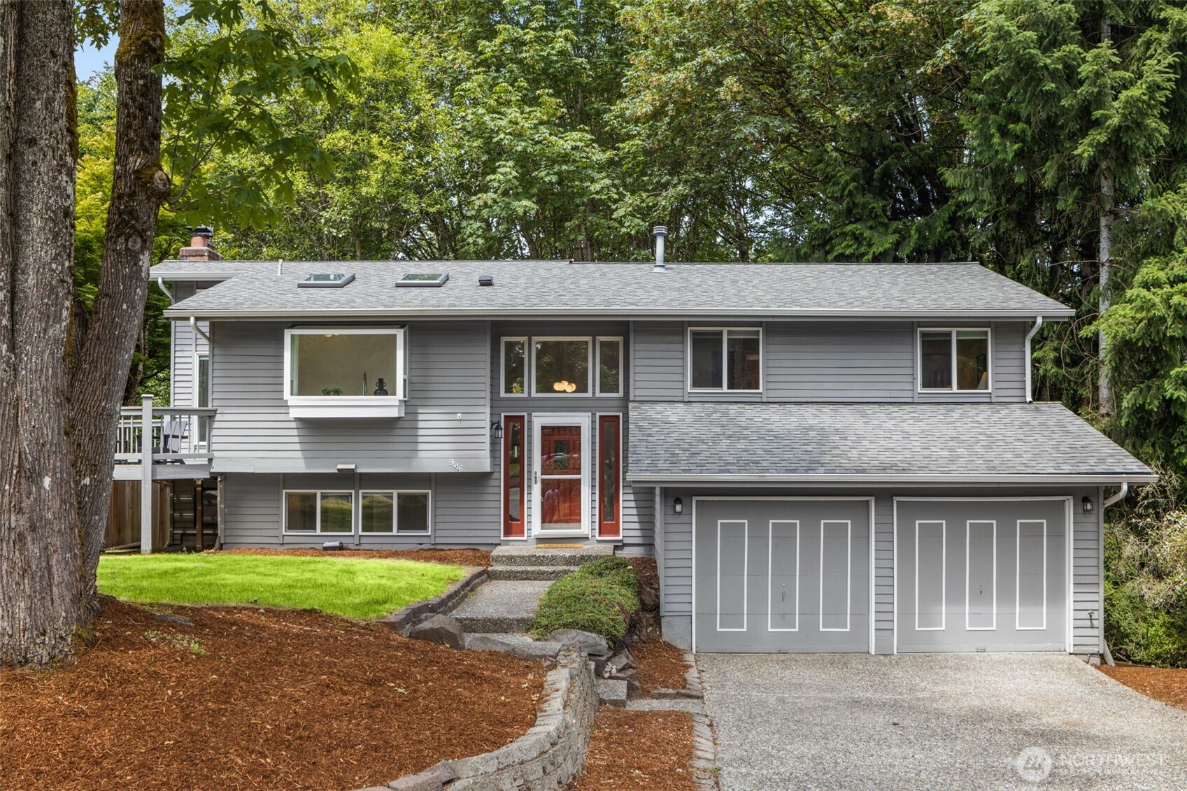 9416 NE 143rd Street, Kirkland, WA 98034, photo 2 of 2