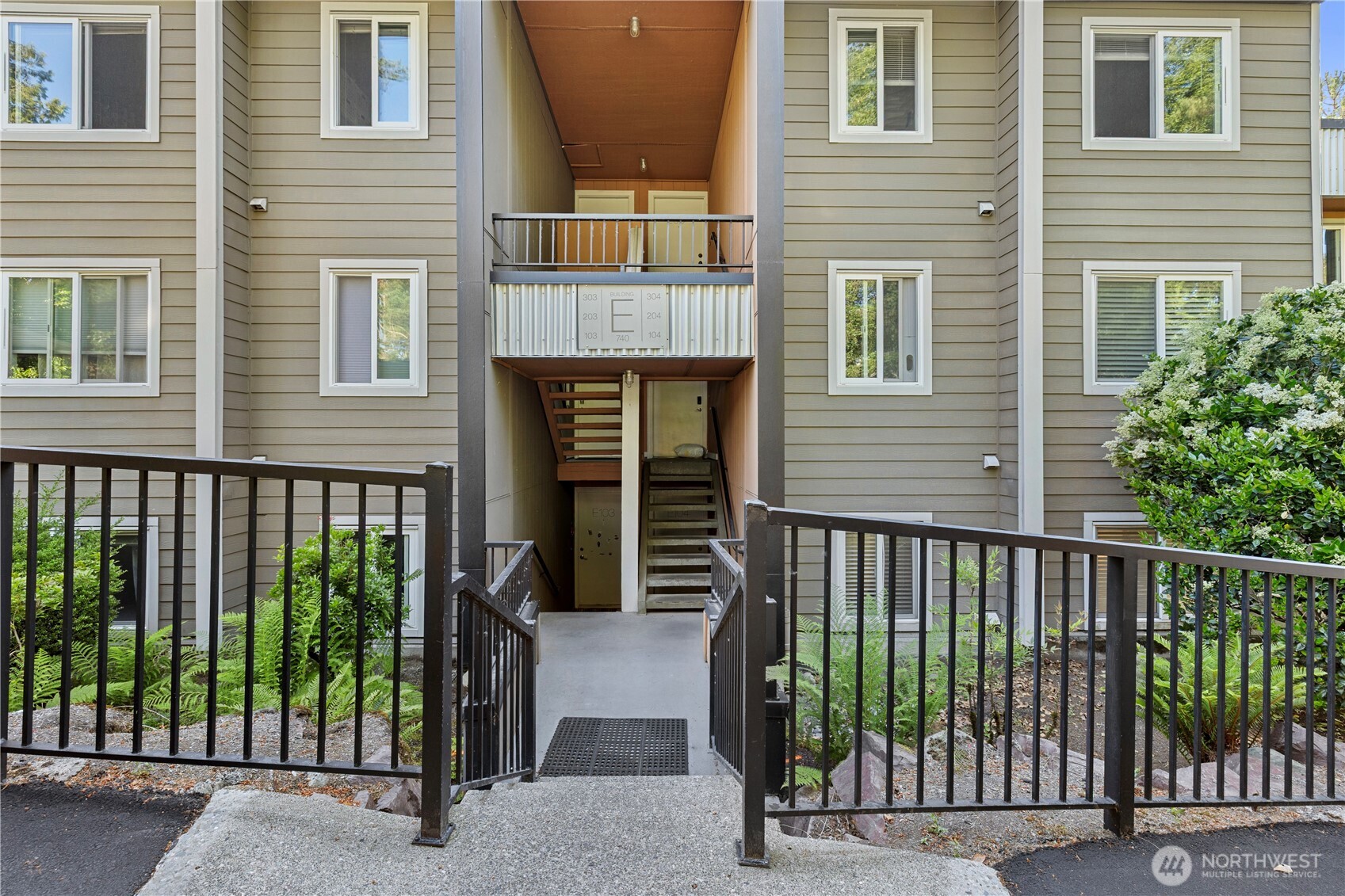 738 Kirkland Circle #E104, Kirkland, WA 98033, photo 3 of 3