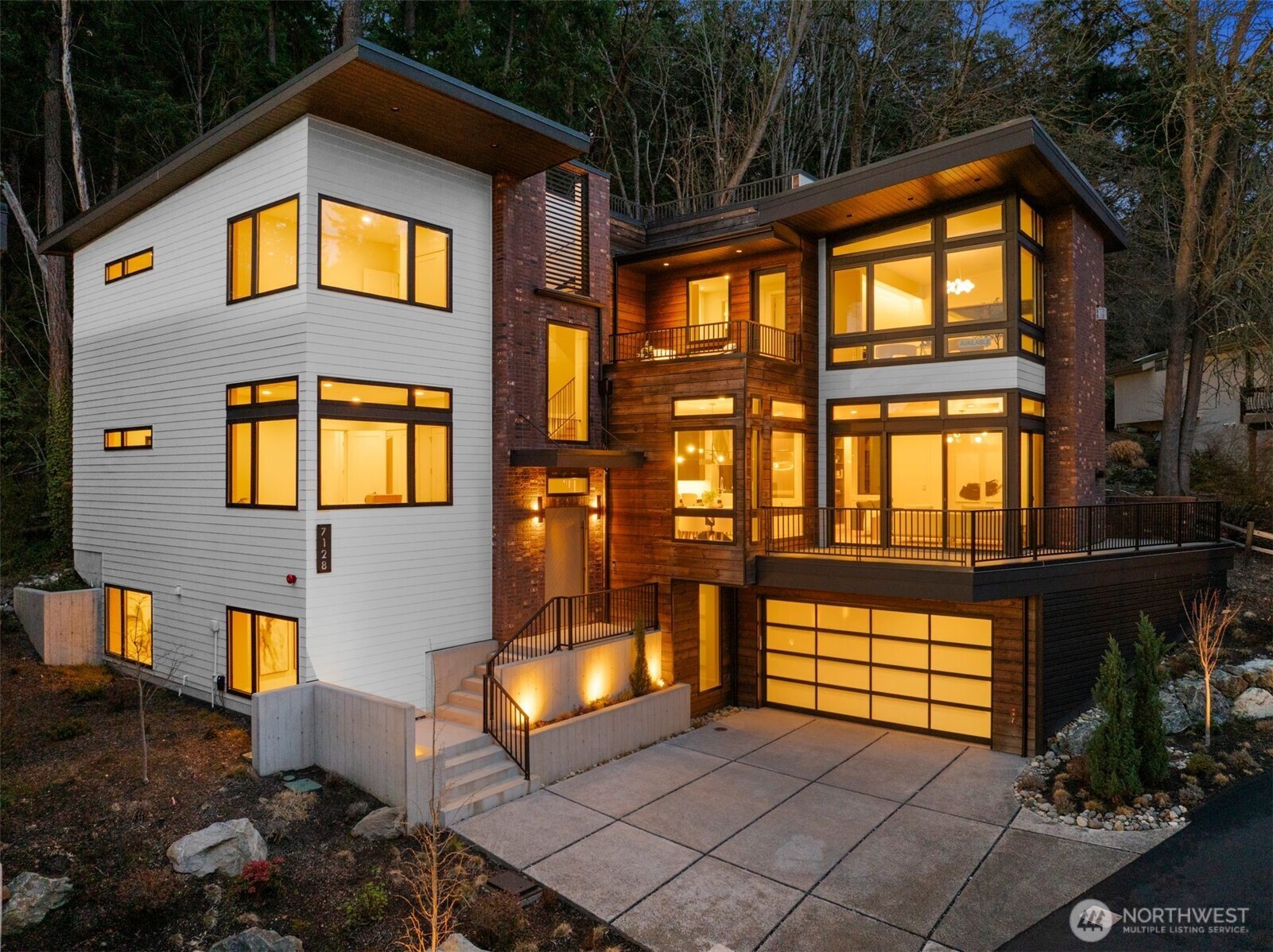 7128 NE 119th Place