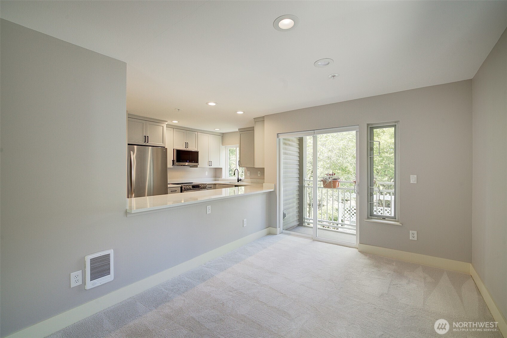 215 20th Avenue E #307, Seattle, WA 98112, photo 5 of 32