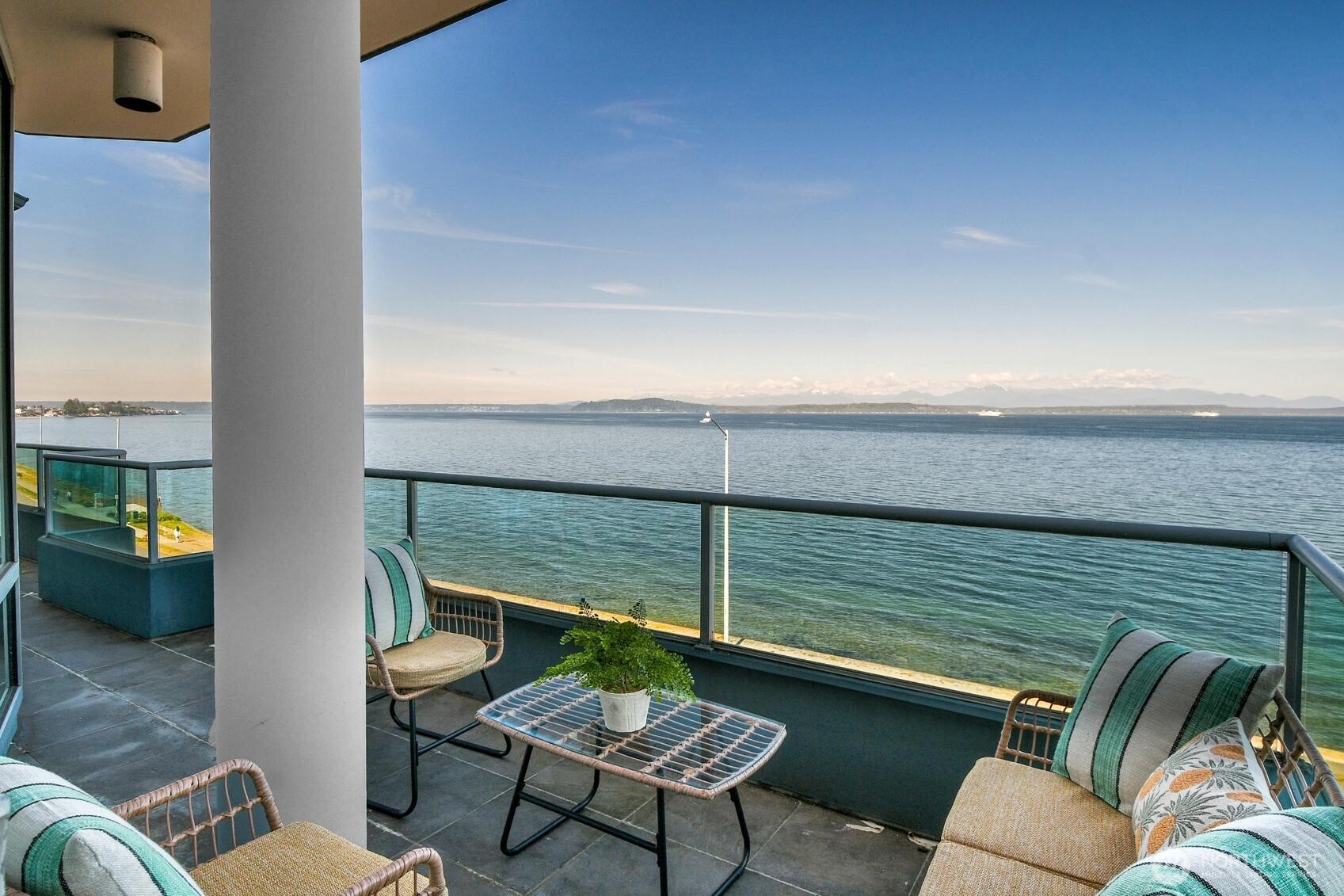 1374 Alki Avenue SW #400, Seattle, WA 98116, photo 4 of 30