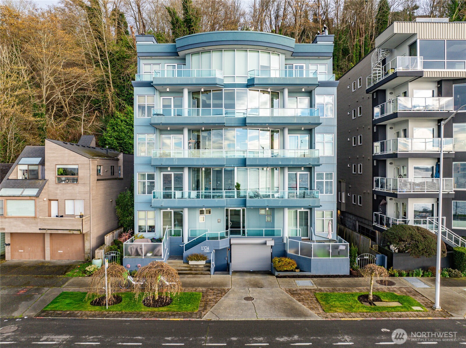 1374 Alki Avenue SW #400, Seattle, WA 98116, photo 3 of 30