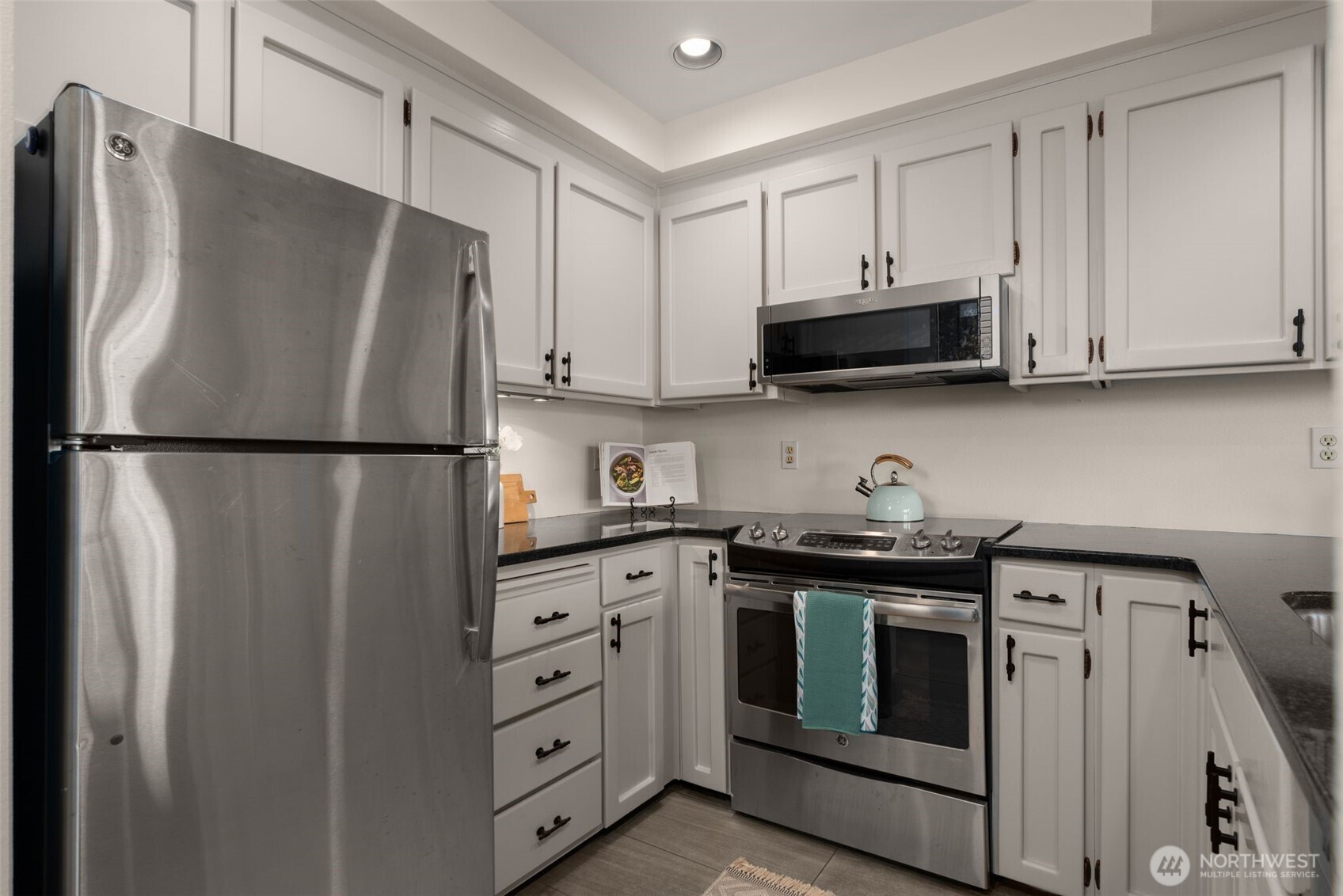 2831 14th Avenue W #2, Seattle, WA 98119, photo 5 of 30
