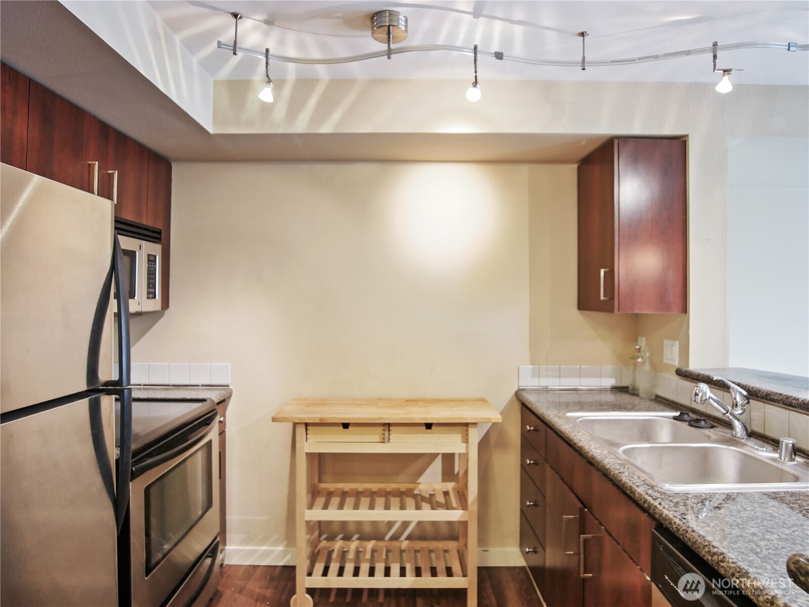 108 5th Avenue S #504, Seattle, WA 98105, photo 4 of 29