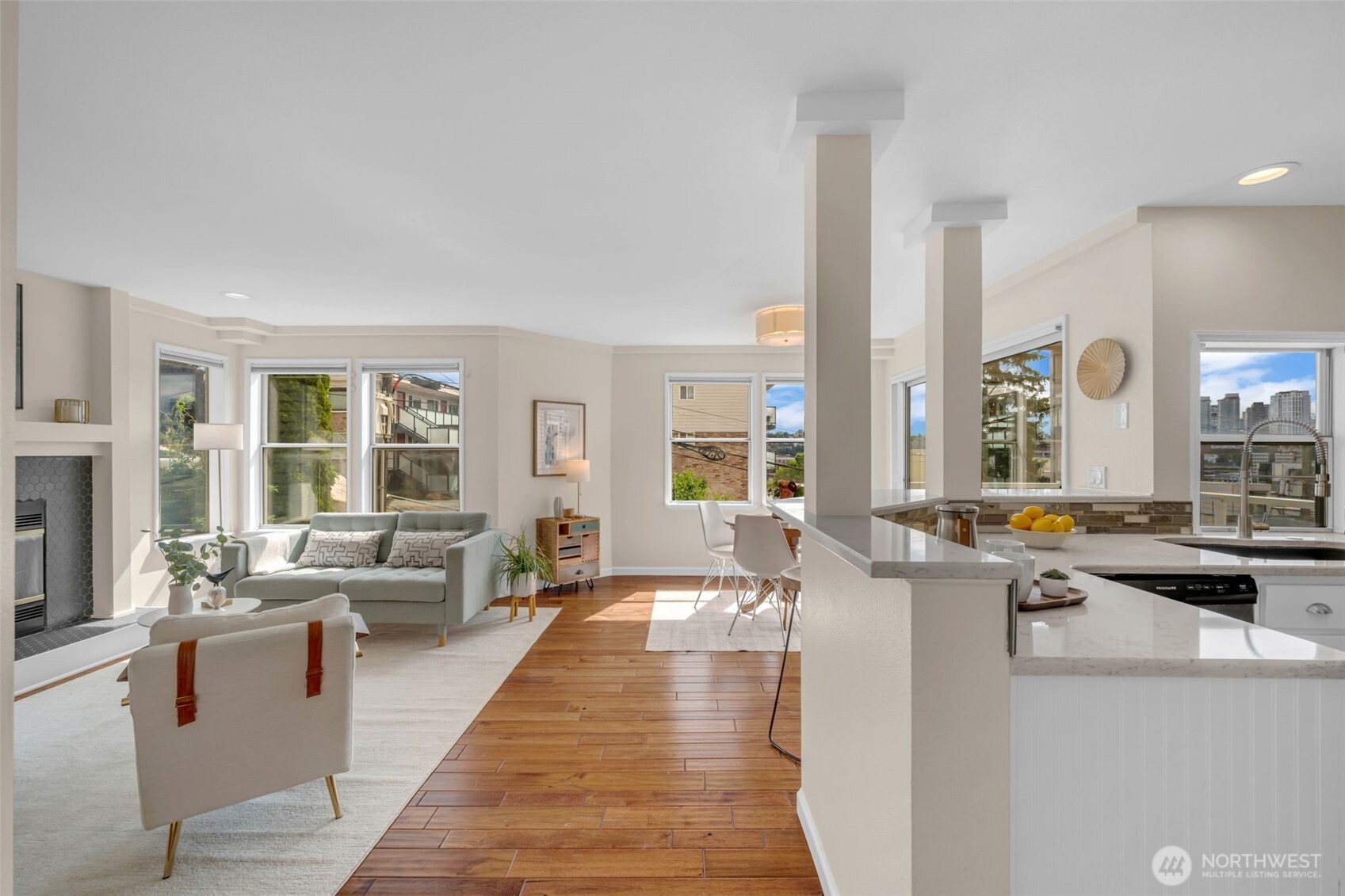 1011 5th Avenue N #201, Seattle, WA 98109, photo 4 of 34