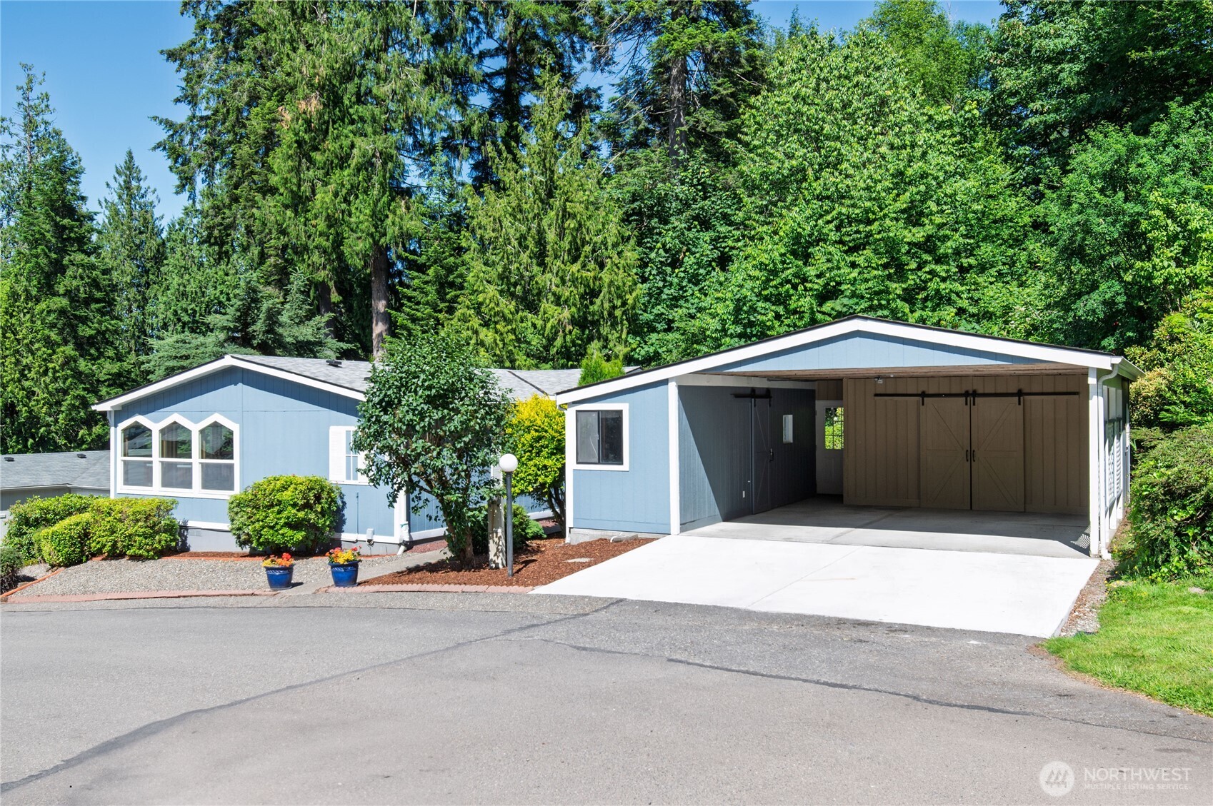 9466 Silver Creek Lane NW