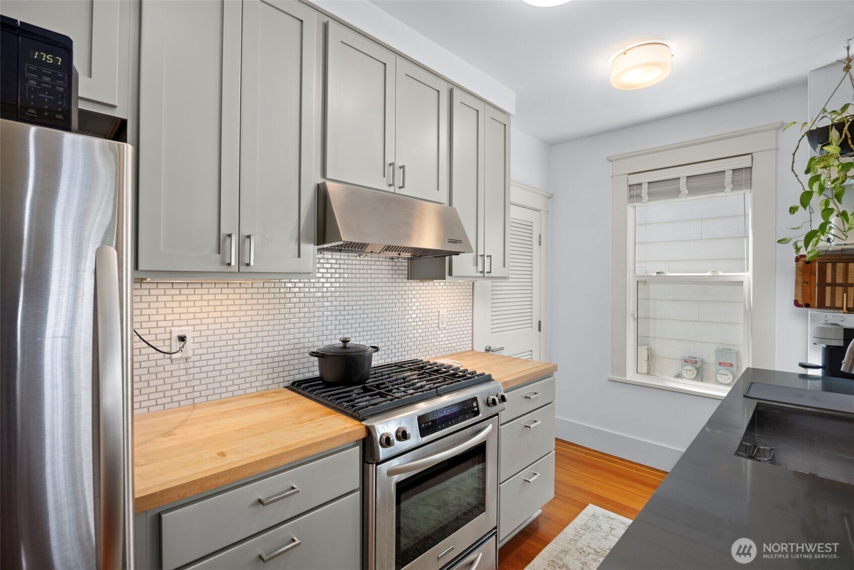 4420 Dayton Avenue N #2, Seattle, WA 98103, photo 2 of 16