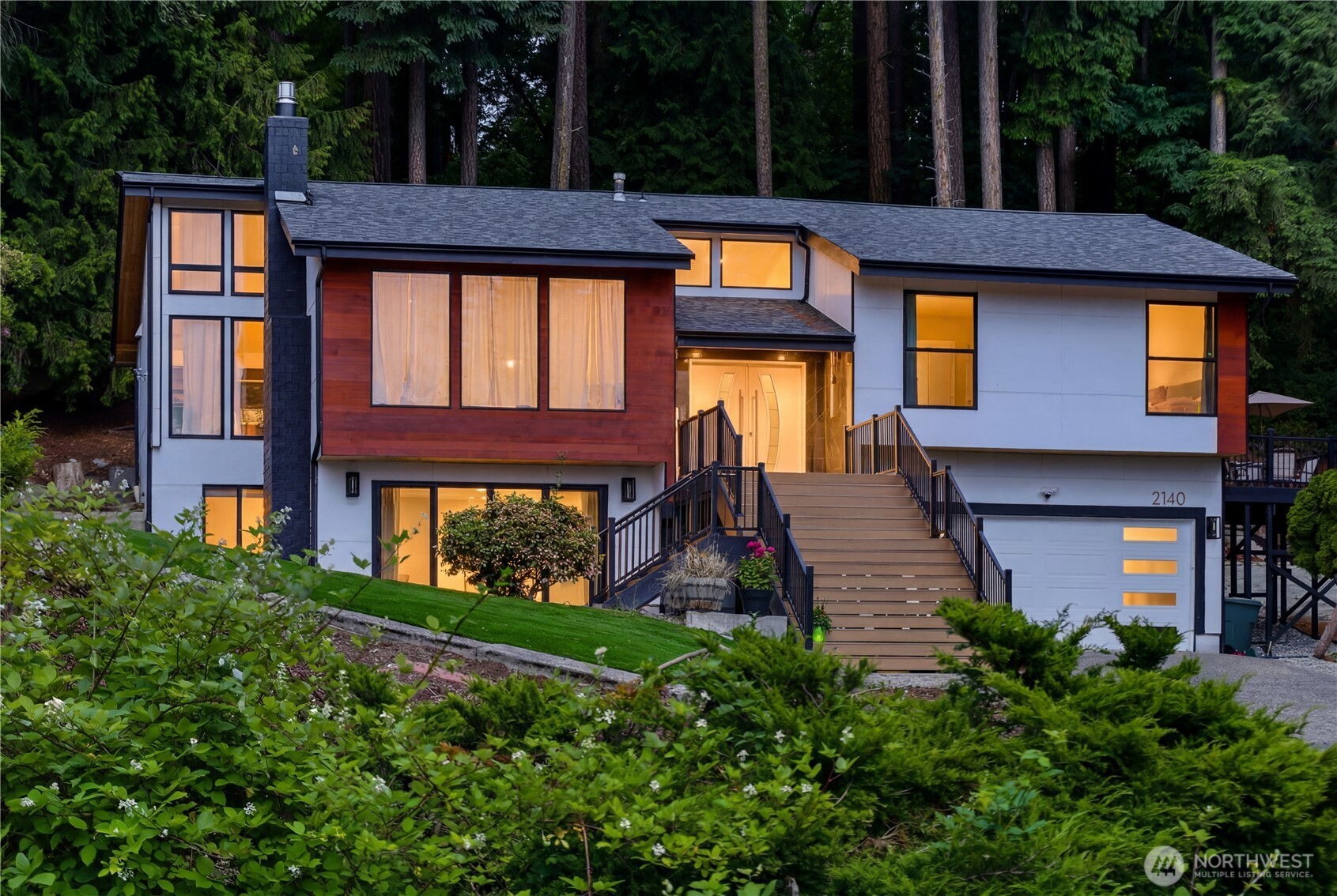 2140 192nd Avenue SE, Sammamish, WA 98075-9648, photo 2 of 2