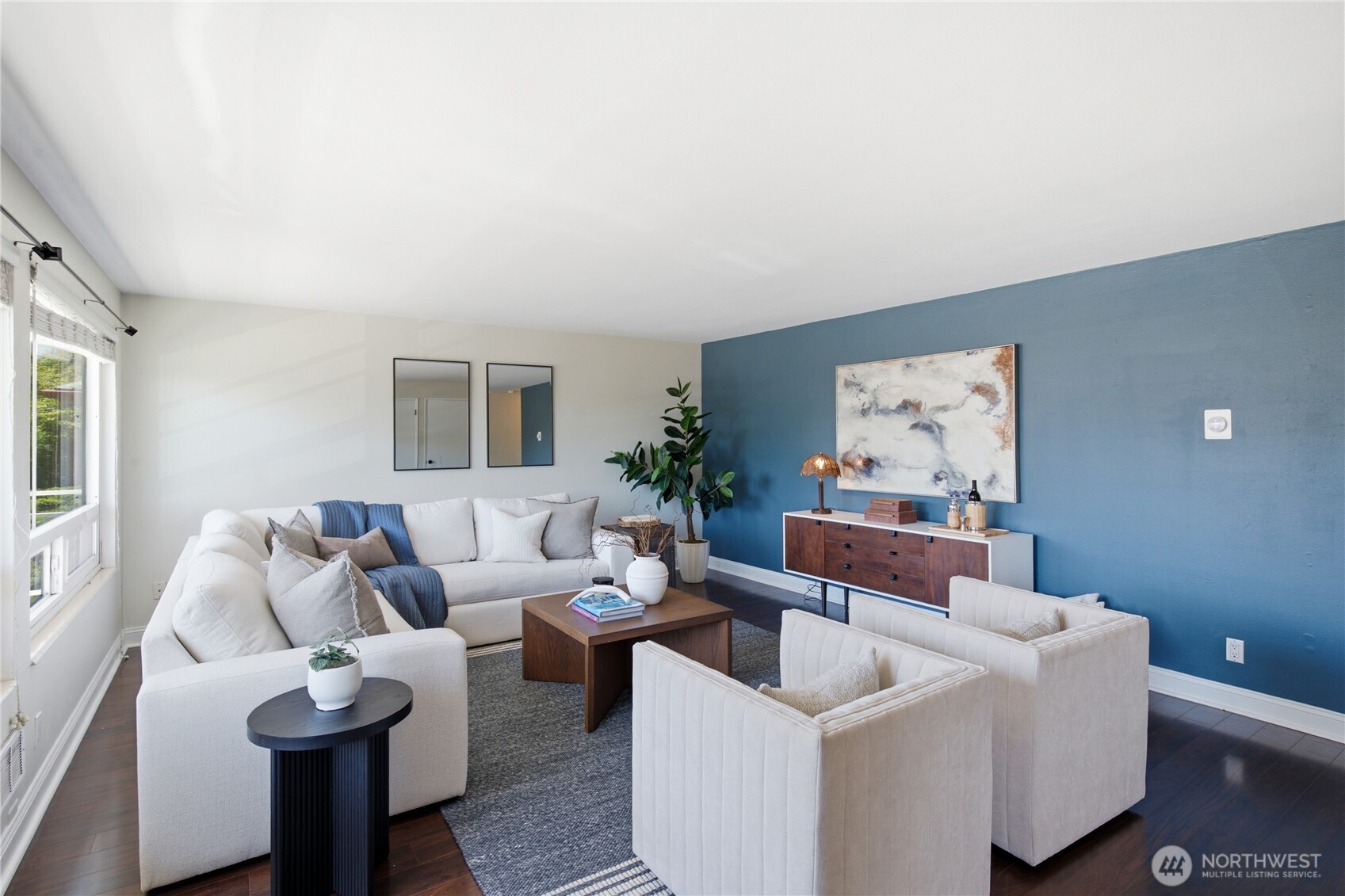 4324 Phinney Avenue N #3, Seattle, WA 98103, photo 2 of 23