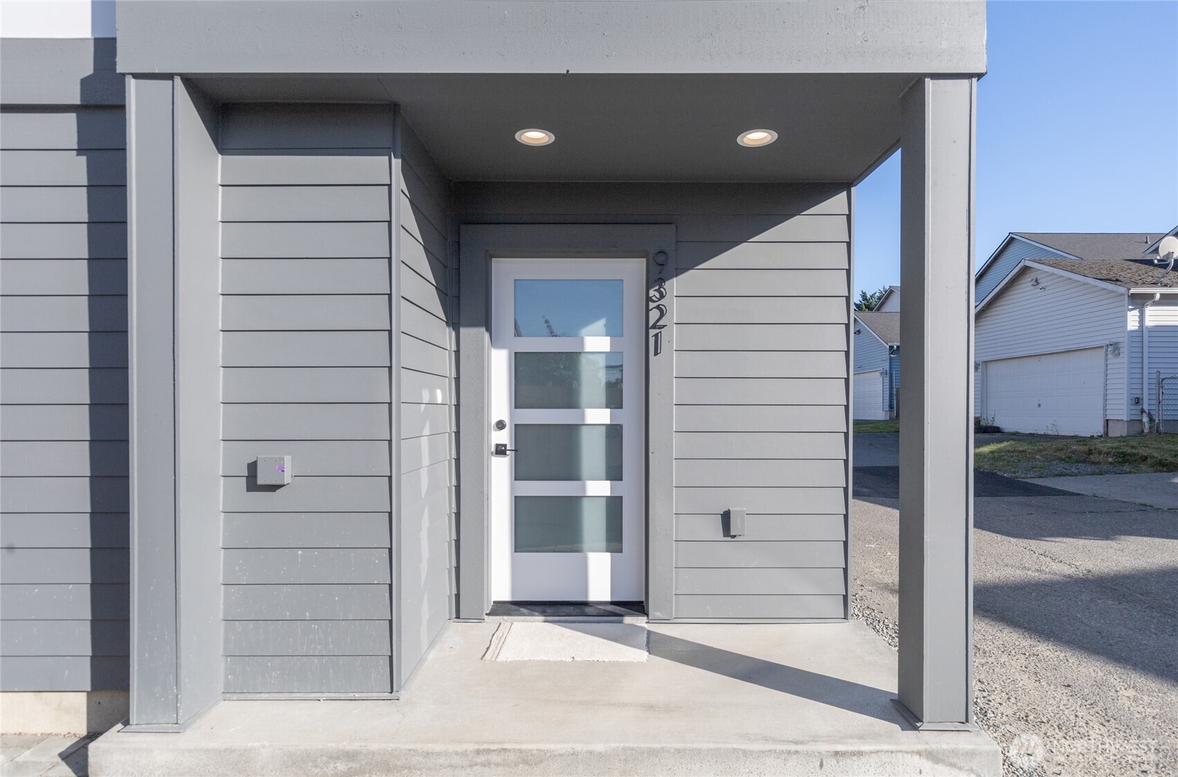 9321 Marcus Avenue S, Seattle, WA 98118, photo 2 of 26