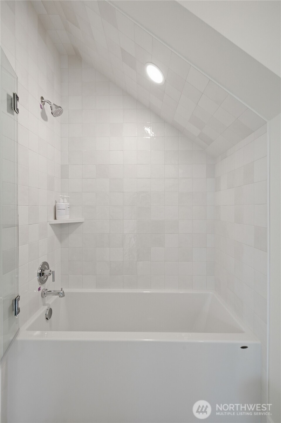 9321 Marcus Avenue S, Seattle, WA 98118, photo 5 of 26