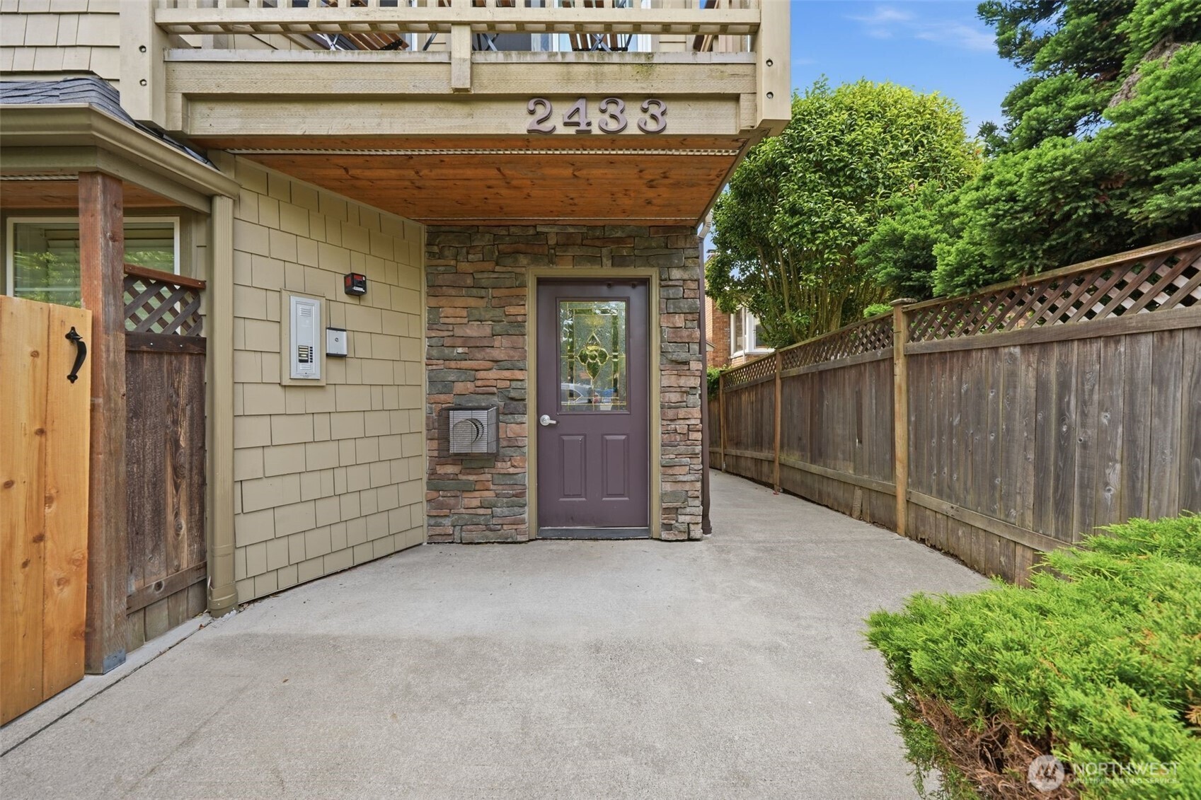 2433 NW 59th Street #202, Seattle, WA 98107, photo 3 of 34