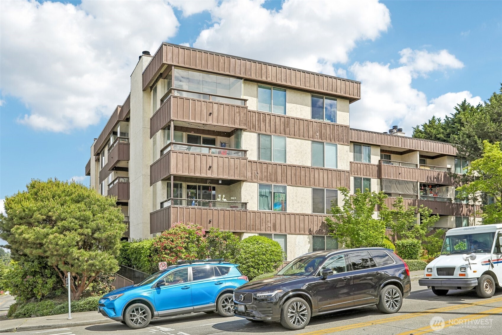 3421 SW Roxbury Street #308, Seattle, WA 98126-4163, photo 2 of 40