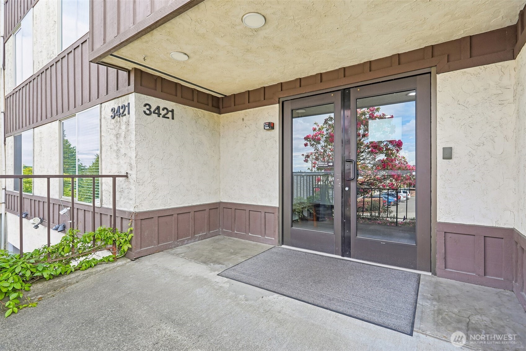 3421 SW Roxbury Street #308, Seattle, WA 98126-4163, photo 3 of 40