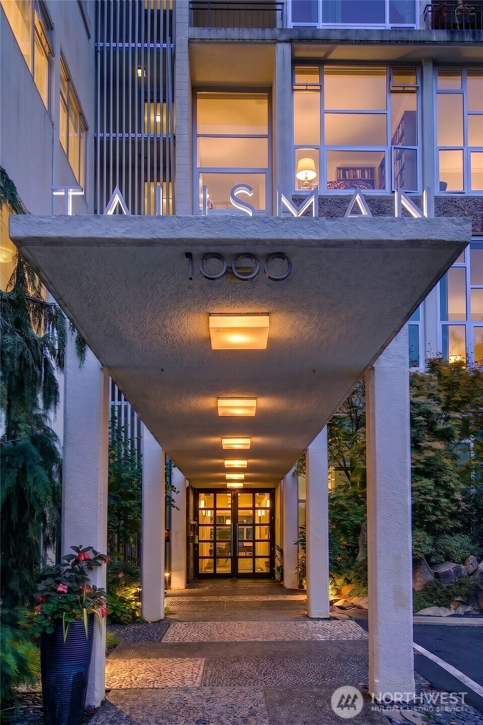 1000 Union Street #205, Seattle, WA 98101, photo 4 of 35