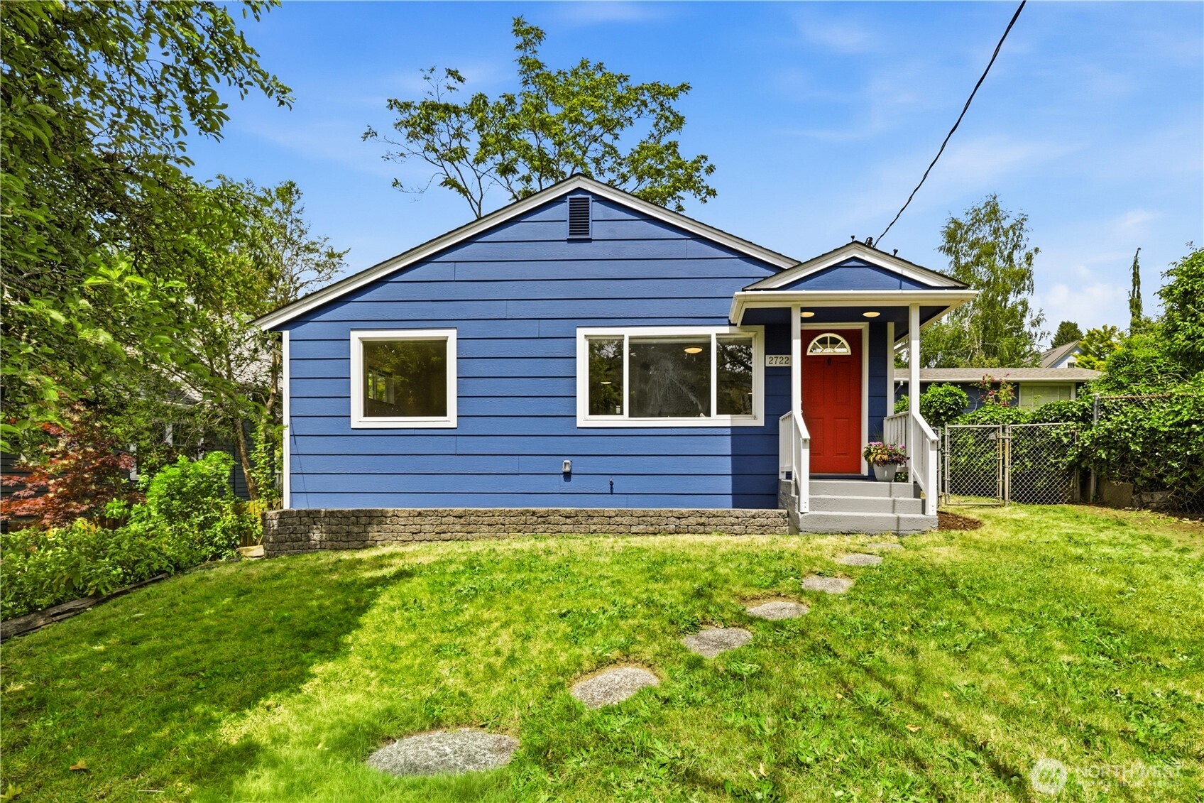 2722 NE Blakeley Street, Seattle, WA 98105, photo 2 of 3