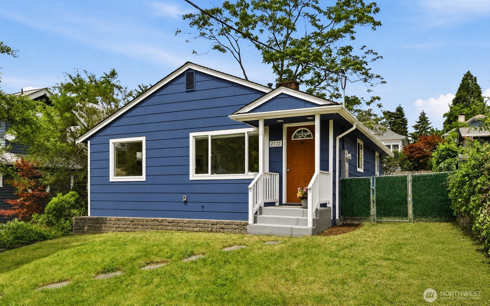 2722 NE Blakeley Street