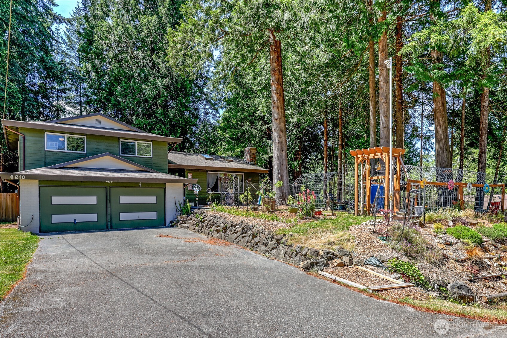 8210 University Point Circle NE, Bremerton, WA 98311, photo 2 of 2