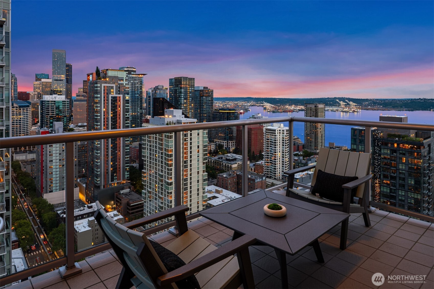 583 Battery Street #3704N, Seattle, WA 98121, photo 5 of 38