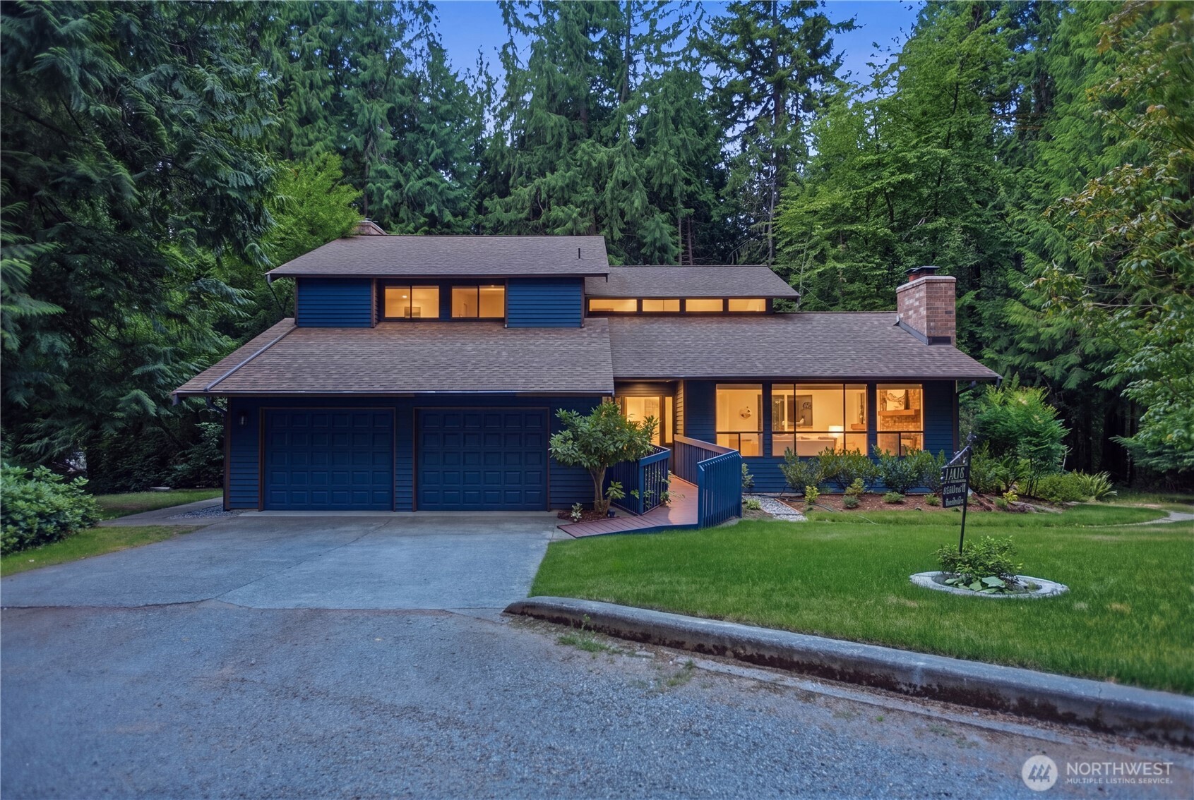14038 156th Place NE, Woodinville, WA 98072, photo 2 of 3