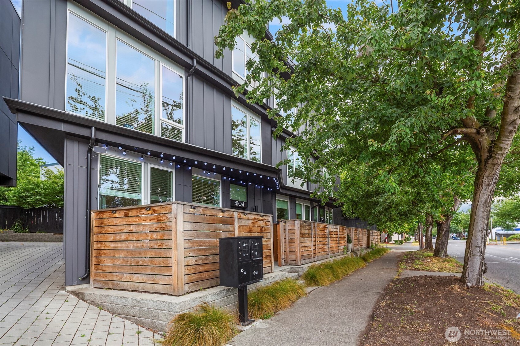 4104 Leary Way NW, Seattle, WA 98107, photo 2 of 2