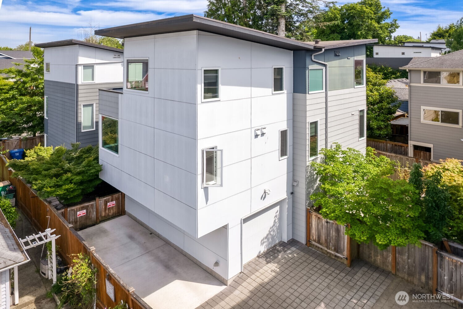 6533 34th Avenue SW #B, Seattle, WA 98126, photo 2 of 3