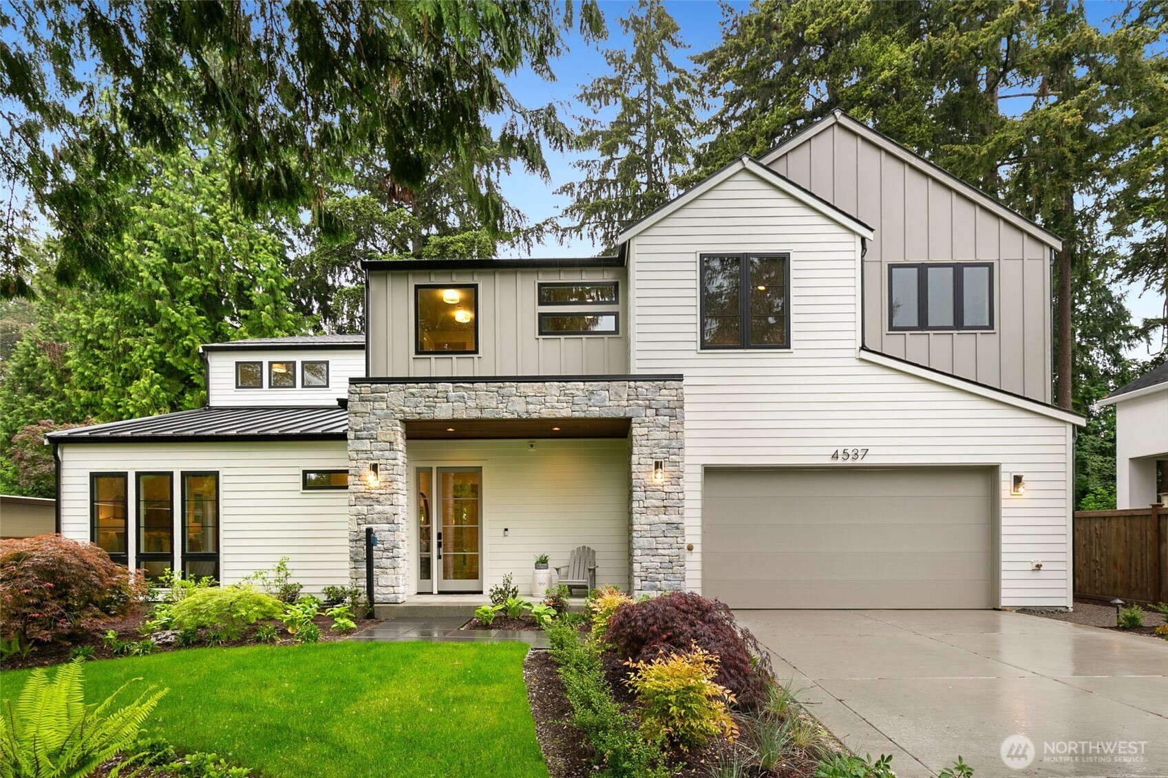 4526 89th Avenue SE, Mercer Island, WA 98040, photo 2 of 2